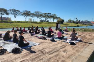 08 - Clase de yoga solidaria a favor de Romeo y de bienvenida a la primavera en Dos Hermanas