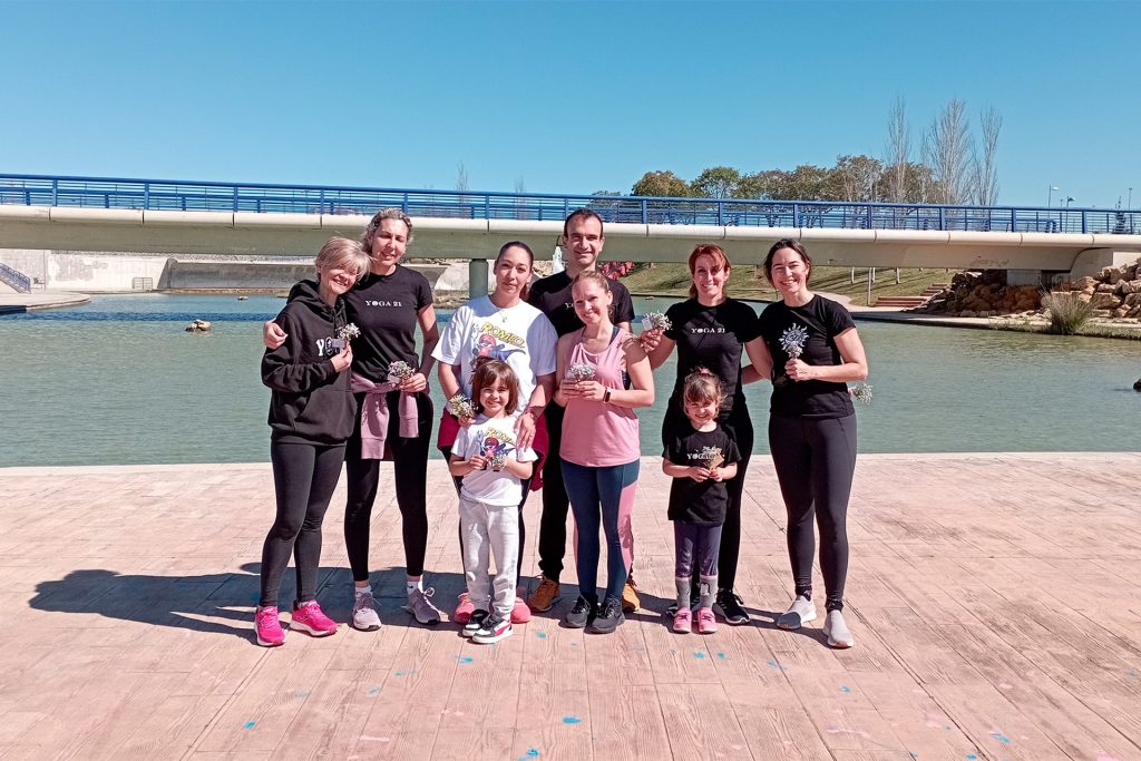 23 - Clase de yoga solidaria a favor de Romeo y de bienvenida a la primavera en Dos Hermanas